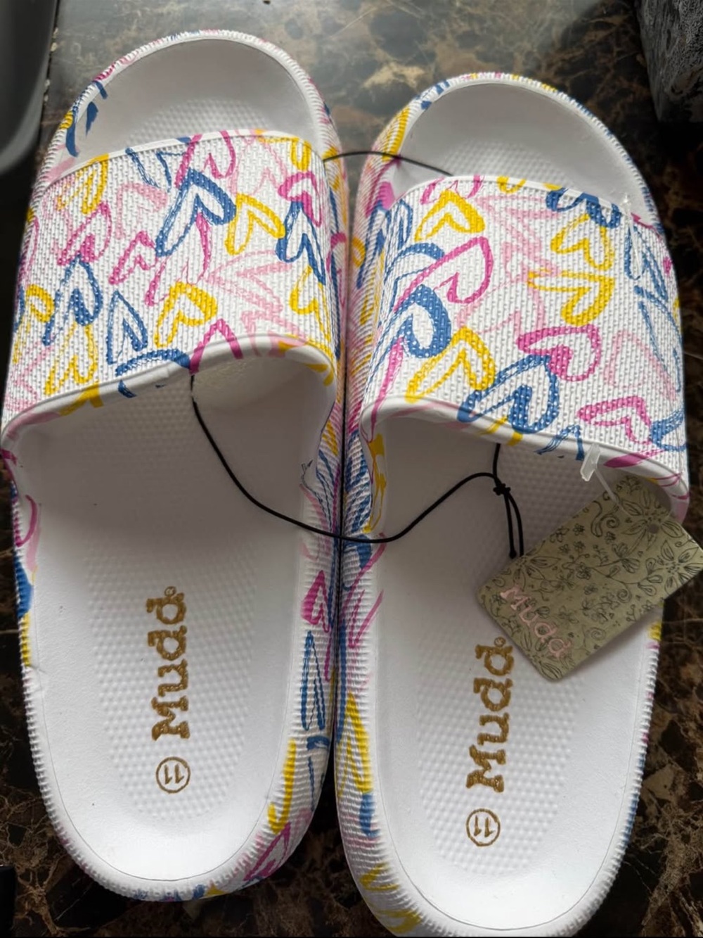 Mudd Girls White Slip-On Sandals with Pink, Yellow & Blue Heart Print